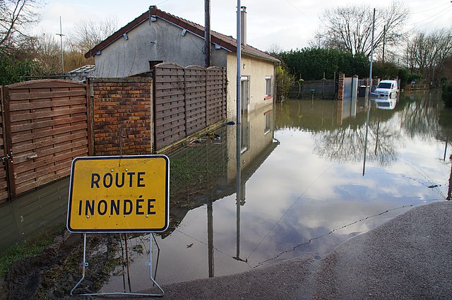 Panneau de danger « route inondée »
